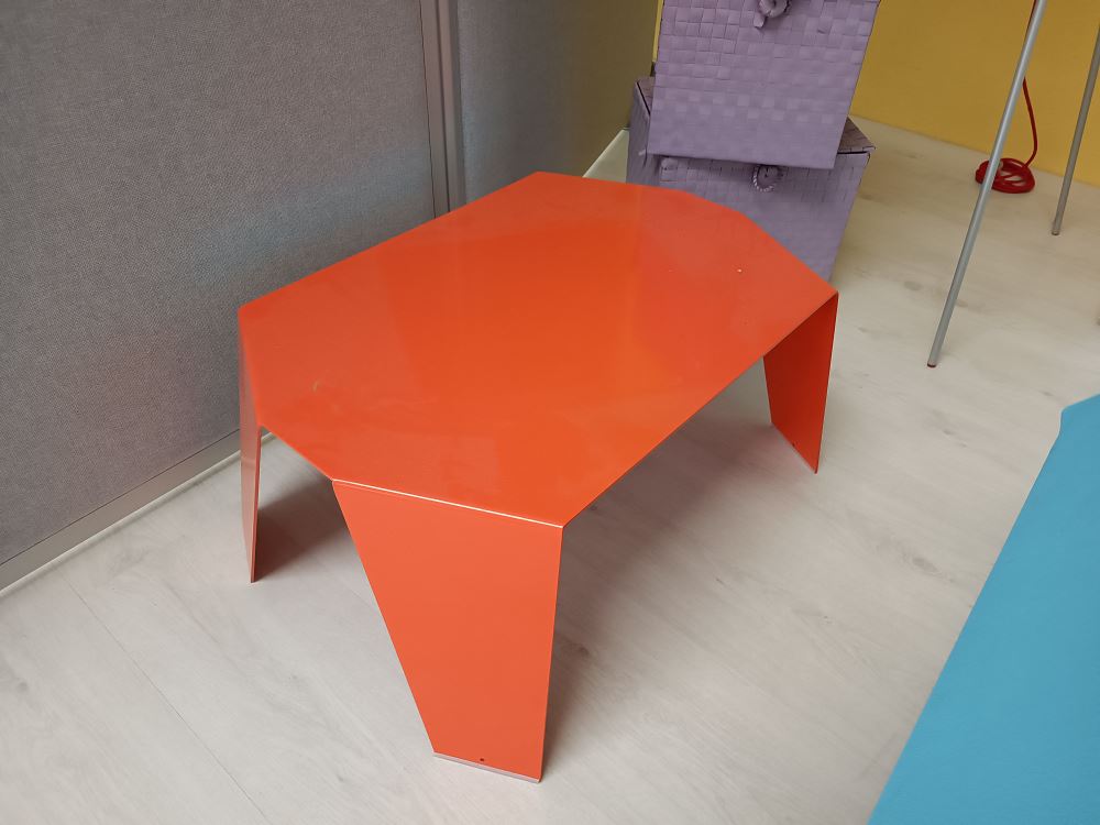 Table Basse SAPPORO
58 X 28 H 43 cm
Finition Orange